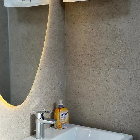 アパート Eja 3 ティラナ